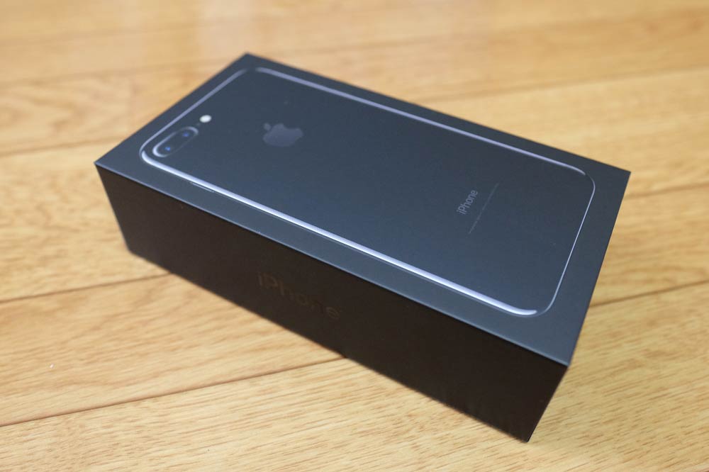 iPhone7 Plus ジェットブラックの箱