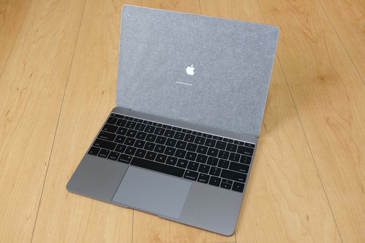 MacBook 2017 蓋を開いて起動
