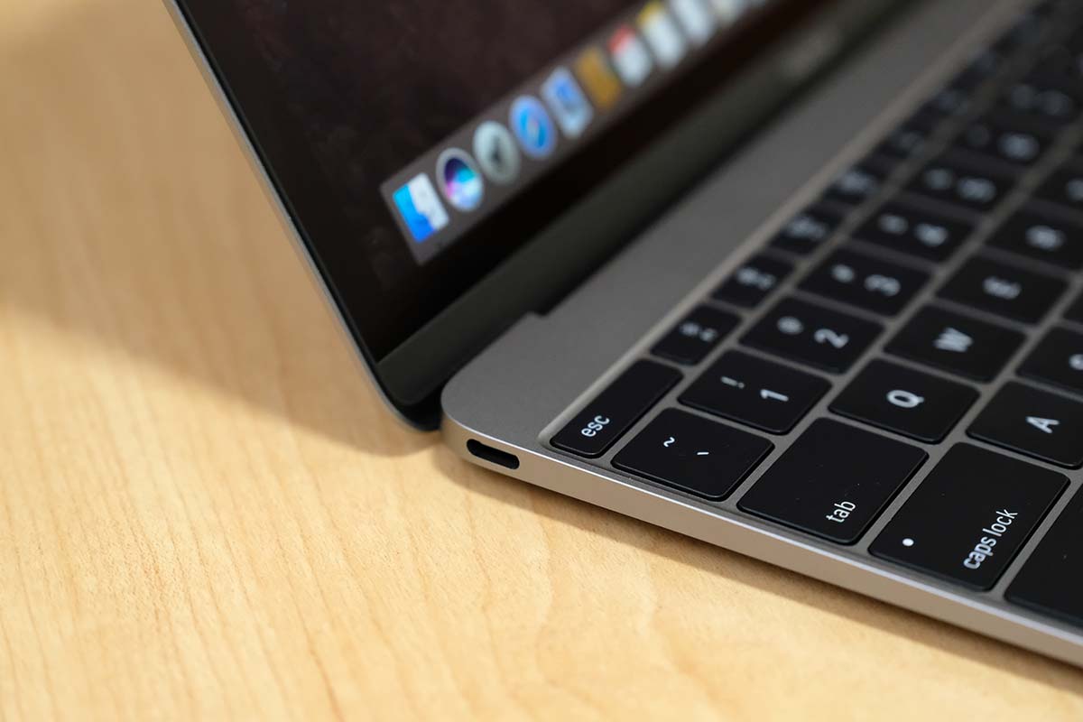 MacBook 2017 USB-Cポート