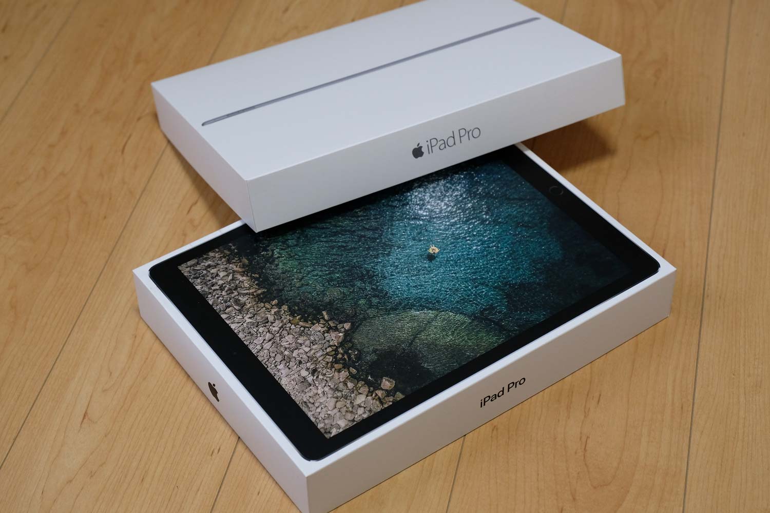 iPad Pro 12.9（第2世代）と（第1世代）パッケージ比較