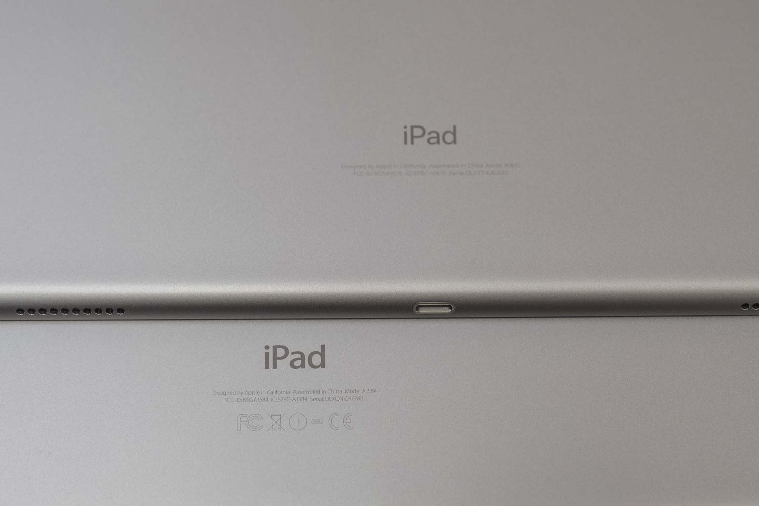 iPad Pro 12.9（第2世代）と（第1世代）ロゴ書体
