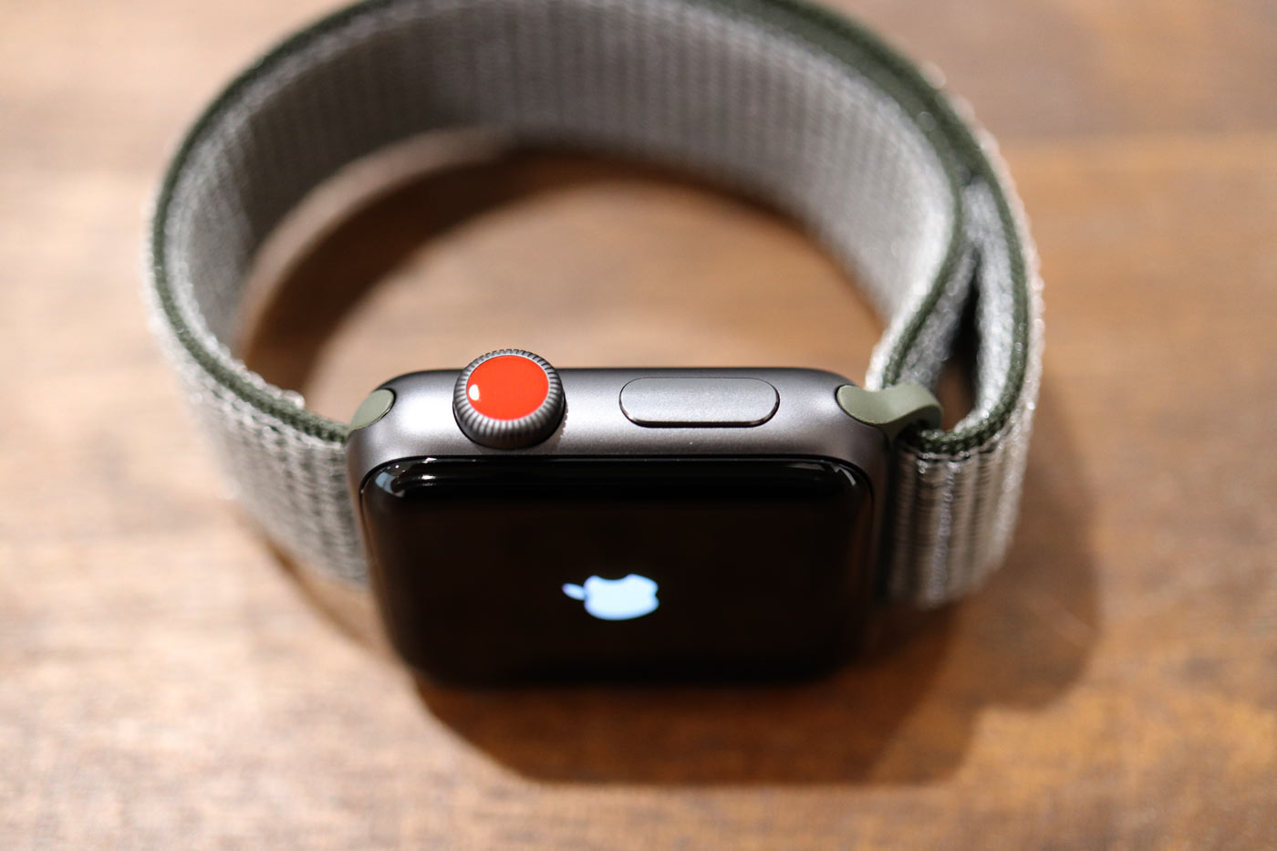 Apple Watch 3 セルラーモデル デジタルクラウン