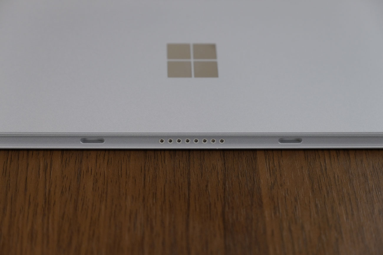 Surface Go タイプカバー端子