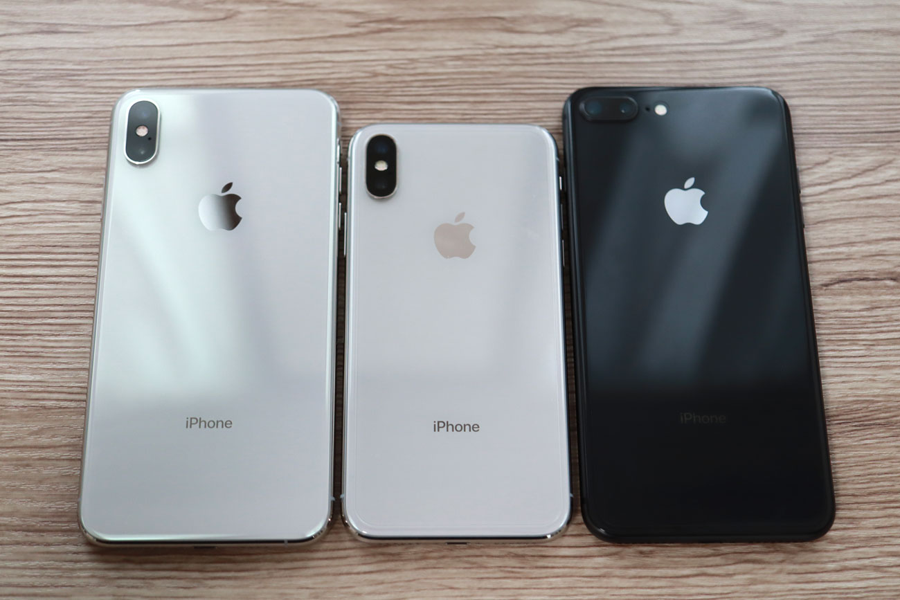 iPhone XS Max/iPhone X/iPhone 8 Plus 背面パネルの比較