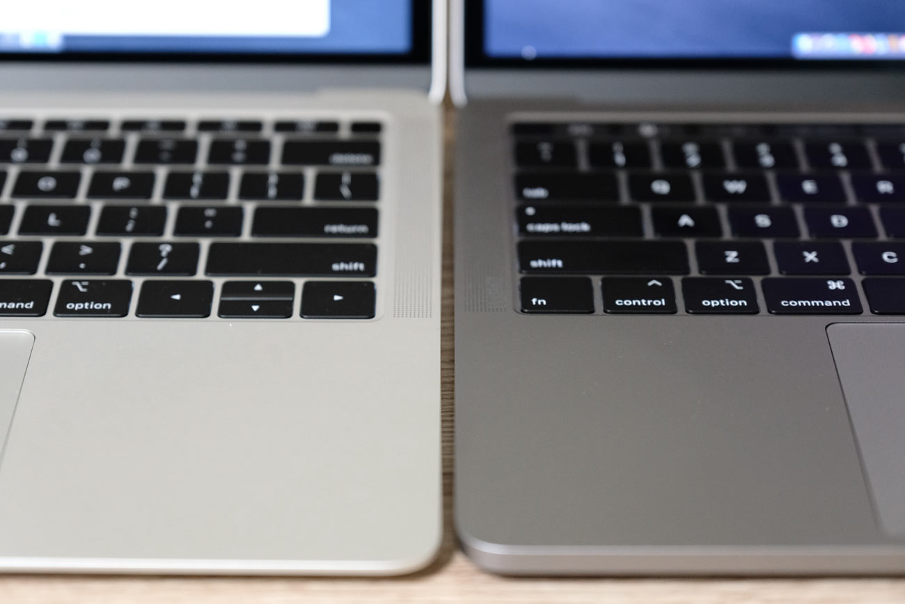 MacBook Air 13インチ シルバーとスペースグレイ