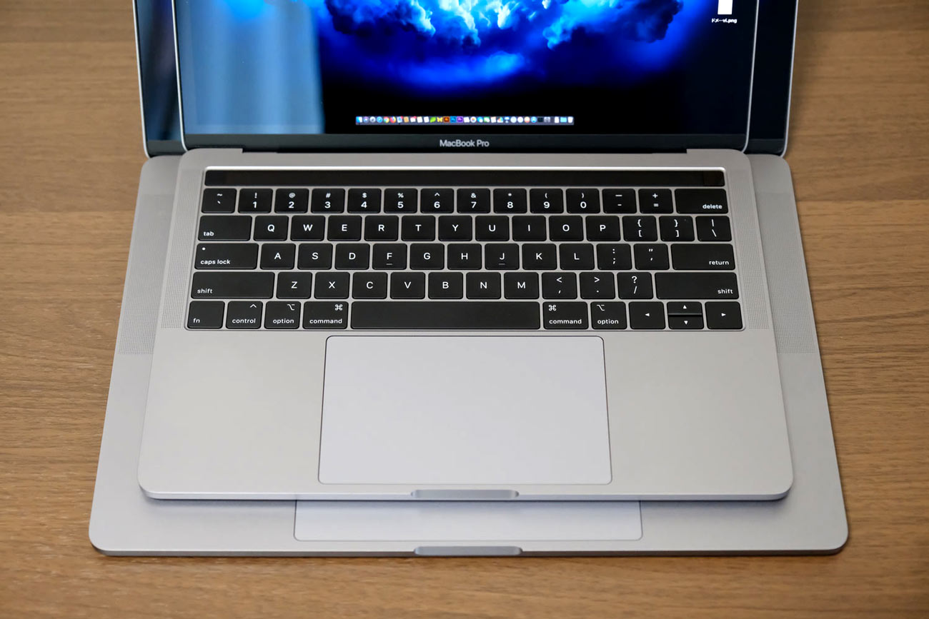 MacBook Pro 15インチと13インチ サイズ差