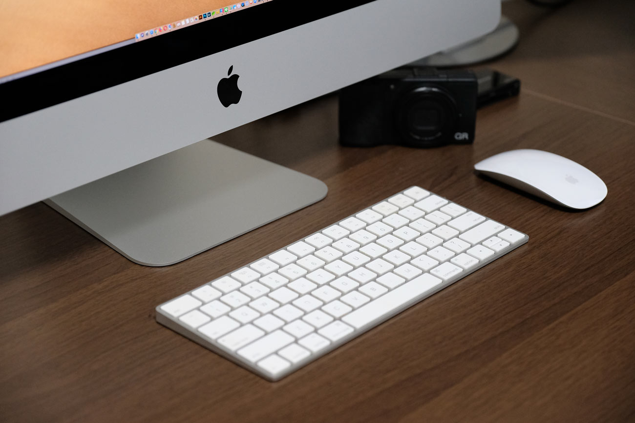 iMacとMagic Keyboardの配置