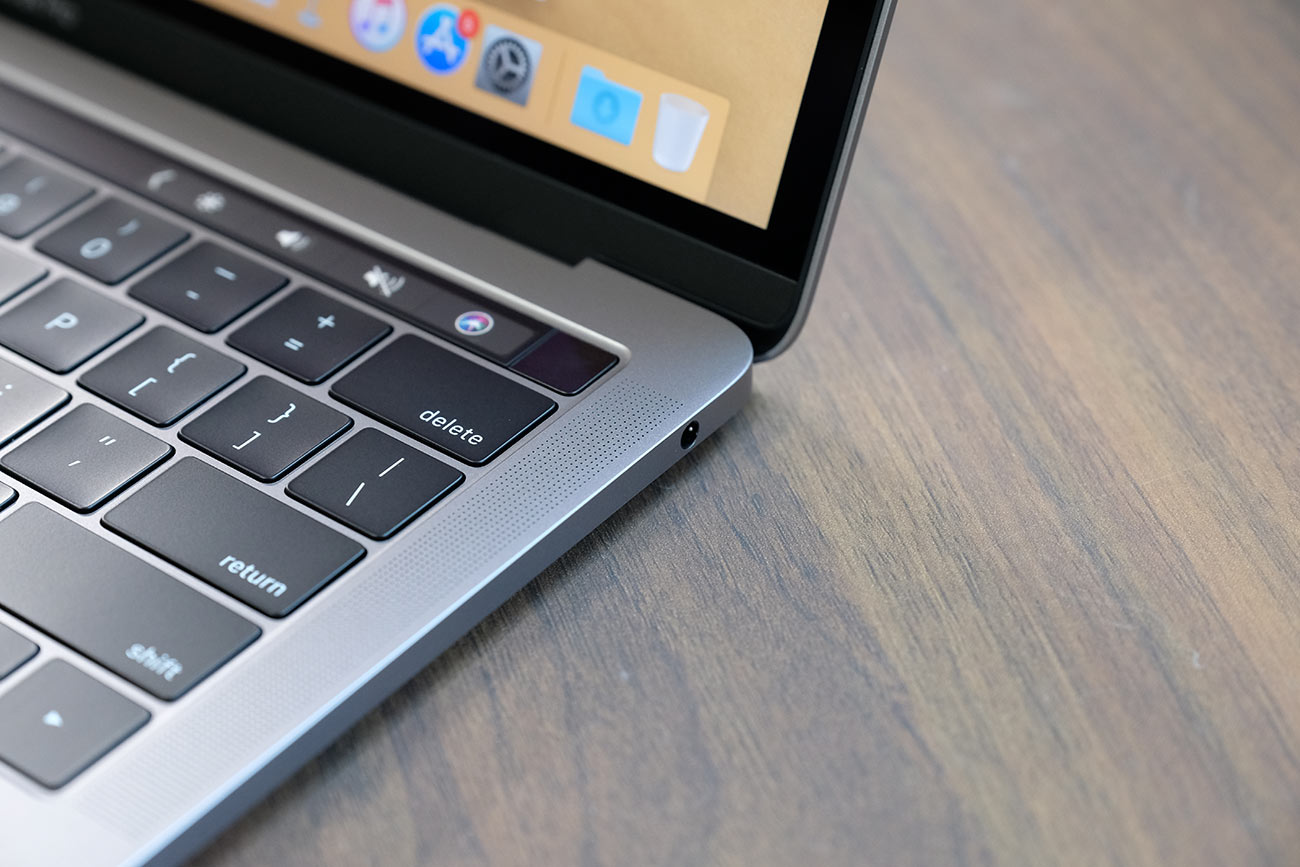 MacBook Pro 13インチ（2019）3.5mmオーディオジャック