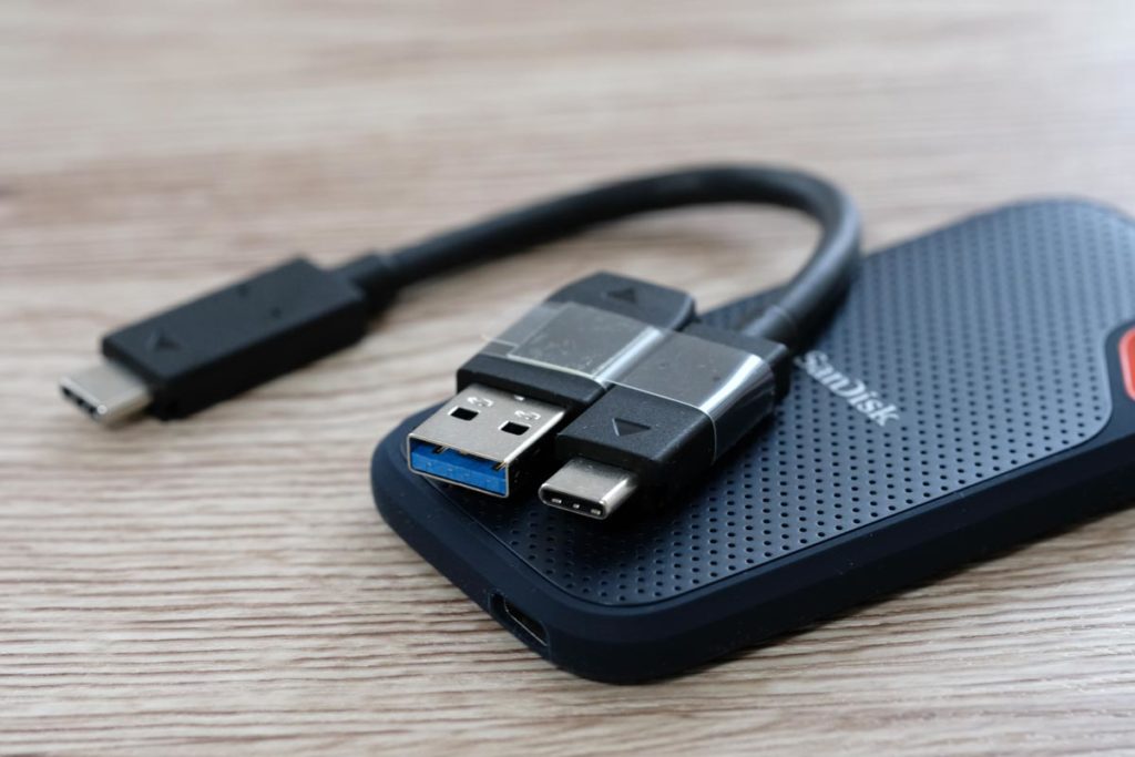 Extreme Portable SSD E60 USB-C to Cケーブル
