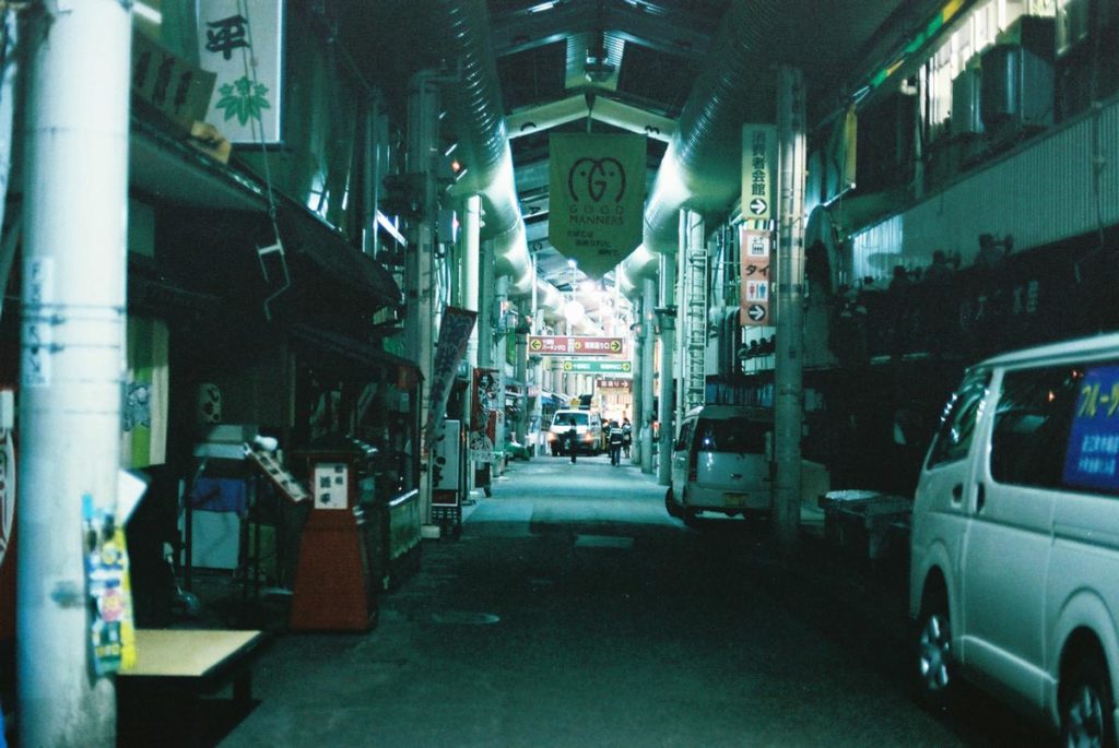 真夜中の近江町市場