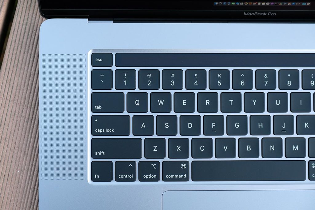 MacBook Pro 16インチの内蔵スピーカー