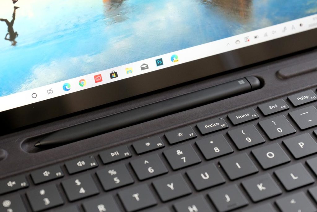 Surface Slim Penをキーボードカバーに収納