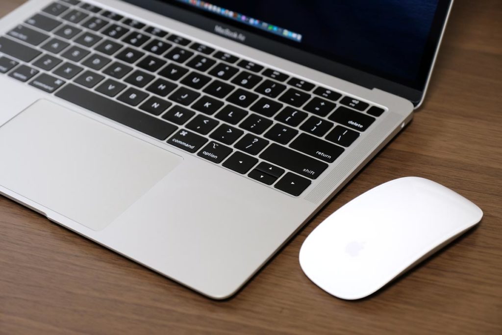 MacBook Airのトラップパッドとマウス