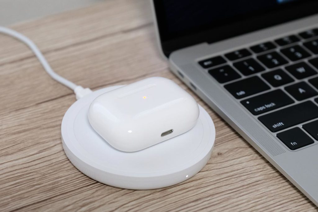 AirPods Proをワイヤレス充電する