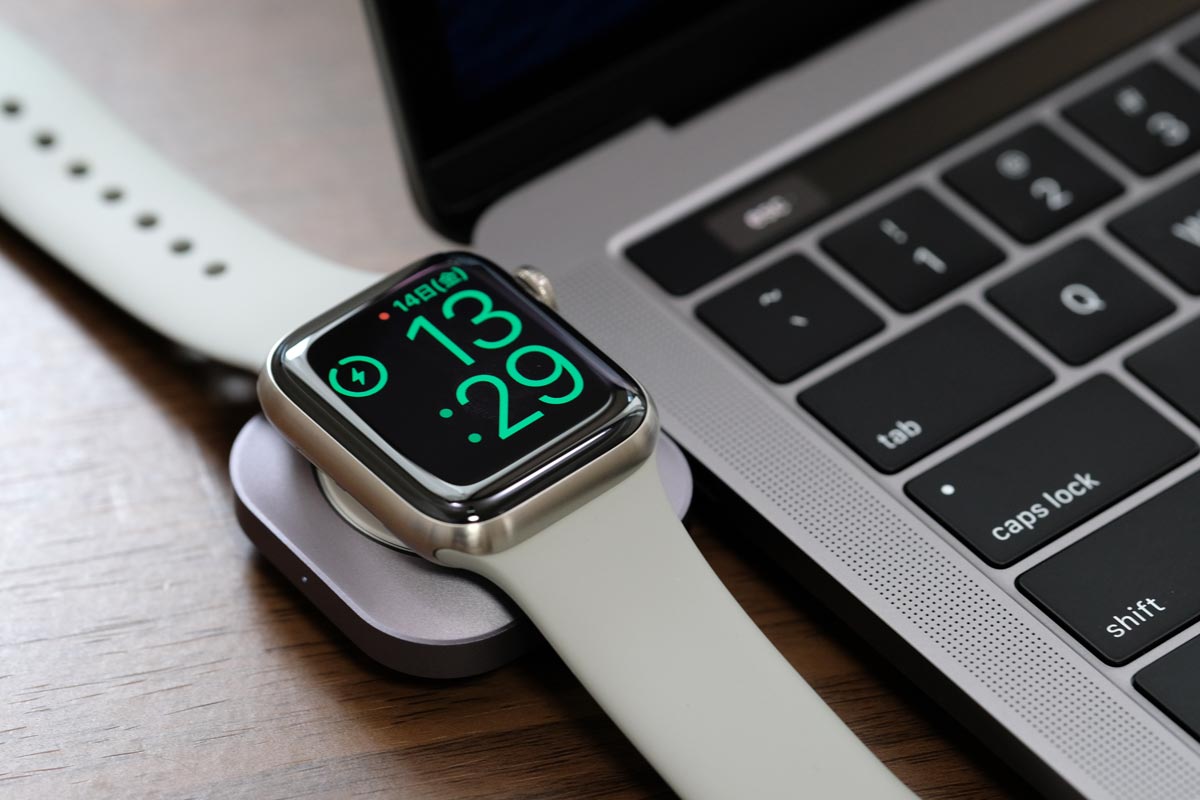 MacBook ProでApple Watchを充電できる