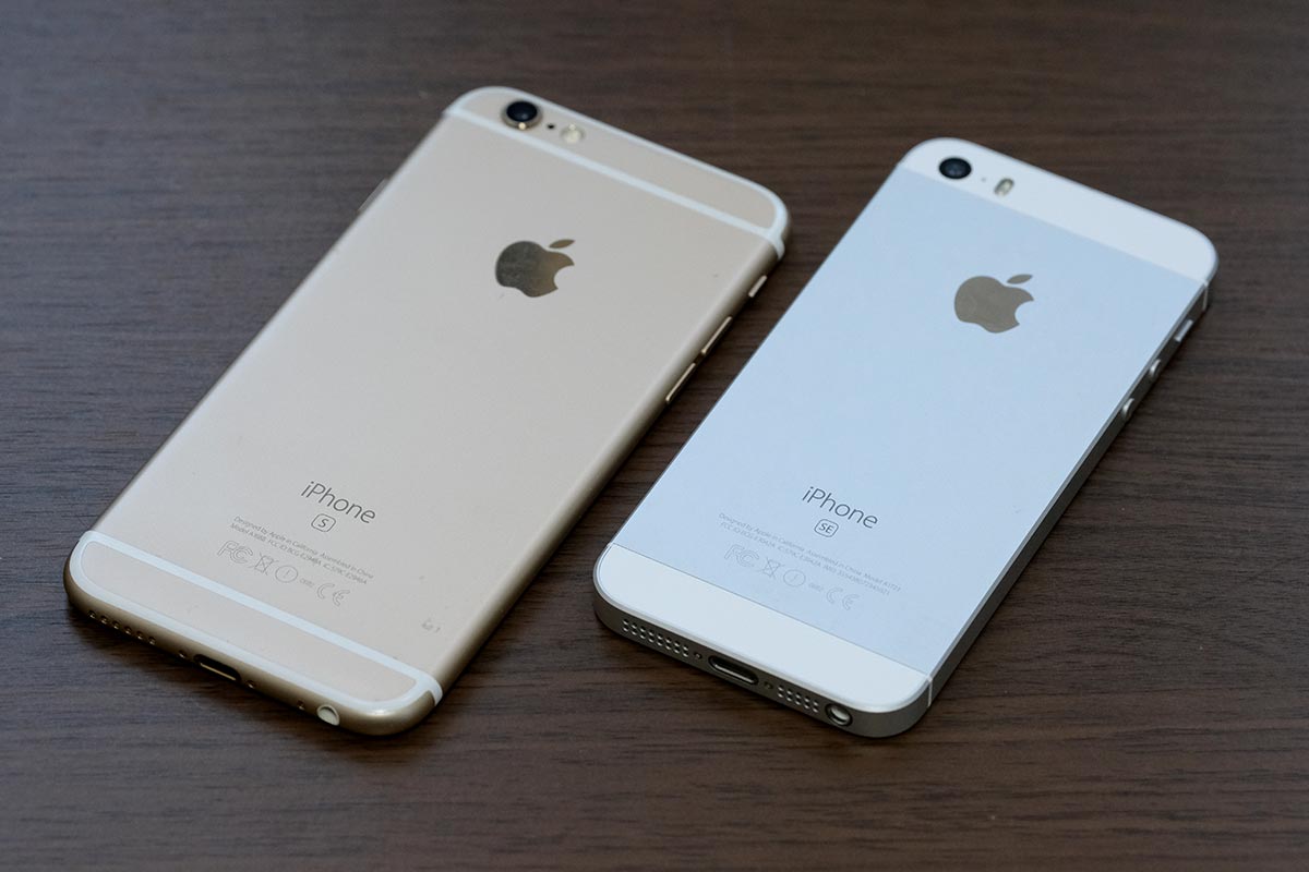 iPhone 6sとiPhone SEの背面パネルを比較