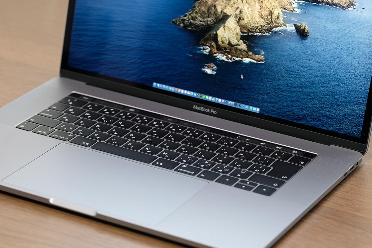 MacBook Pro 15インチのキーボード部分