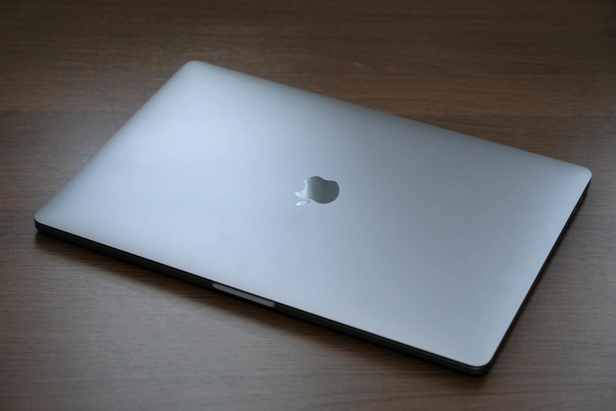 MacBook Pro 15インチの天板