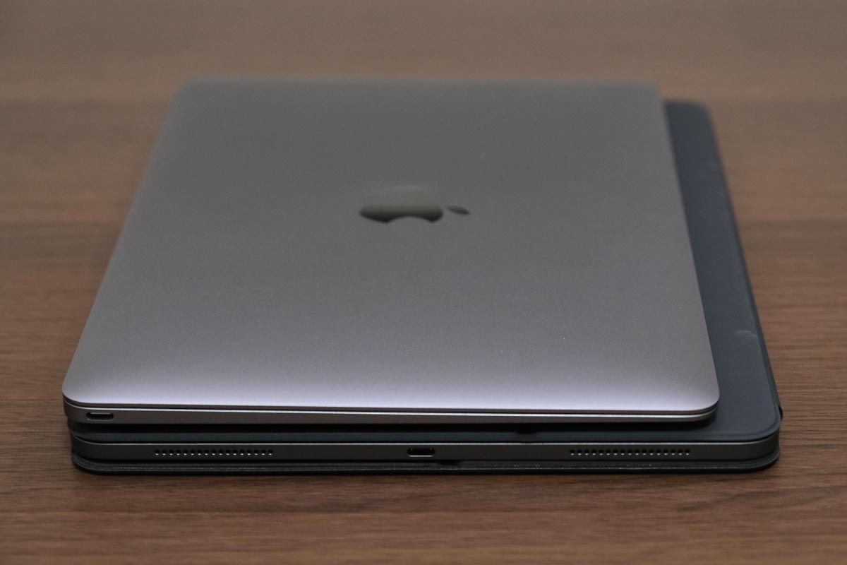 MacBookとiPad Pro 12.9インチ