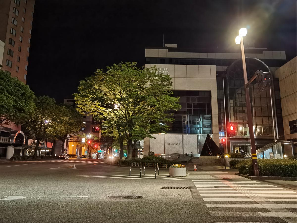 P40 Proの広角カメラで夜の街を撮影