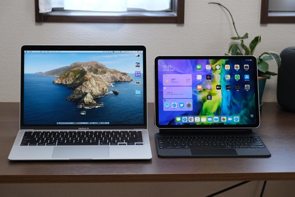 MacBook AirとiPad Pro 11インチ