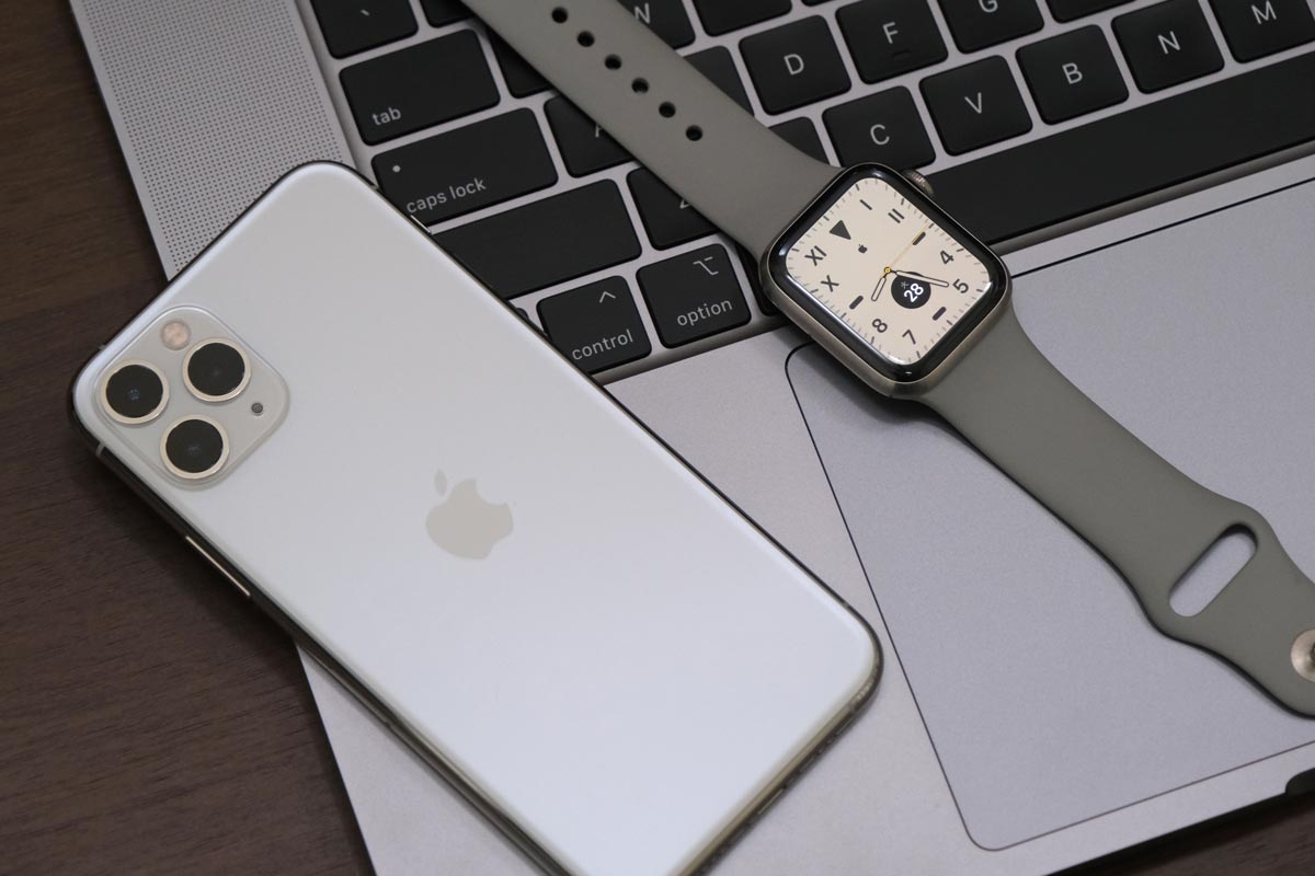 iPhone 11 ProとApple Watch
