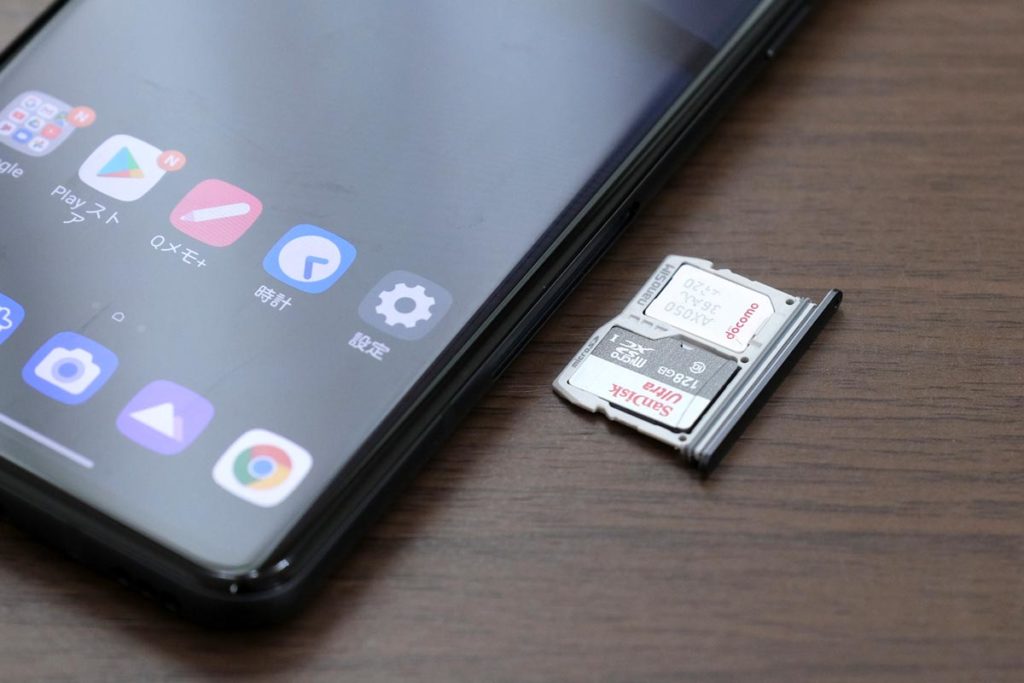 microSDカードとnanoSIM