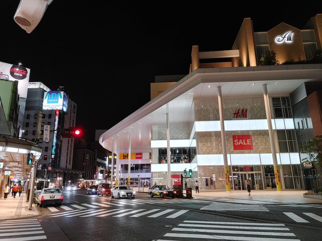 LG Style3の標準カメラで夜の街を撮影