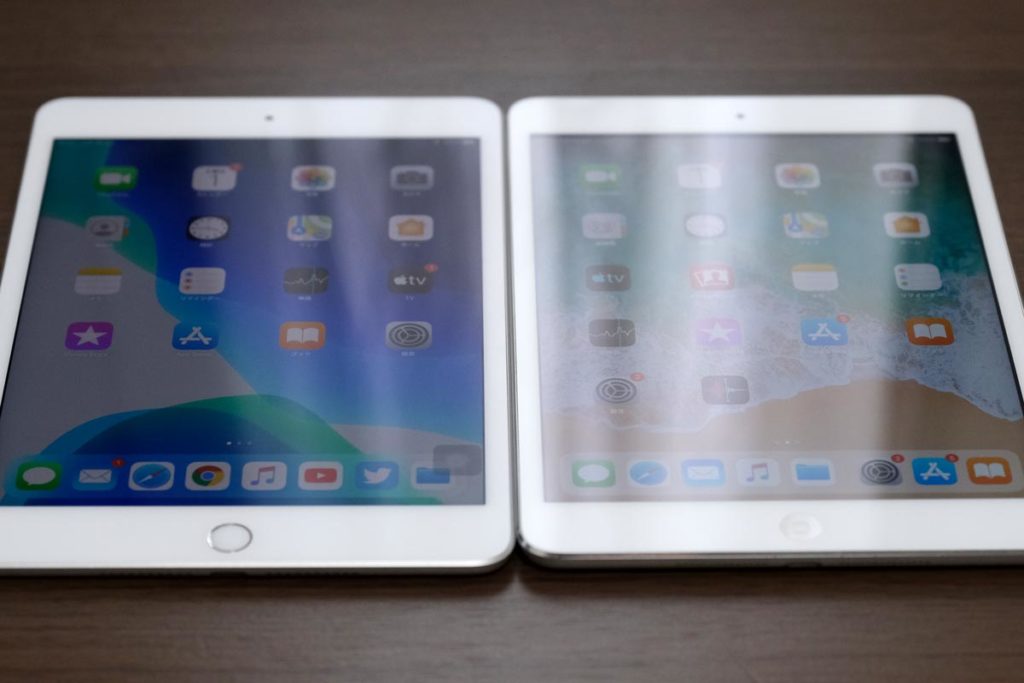 iPad mini 5（フルラミネーションディスプレイ）とiPad mini 2