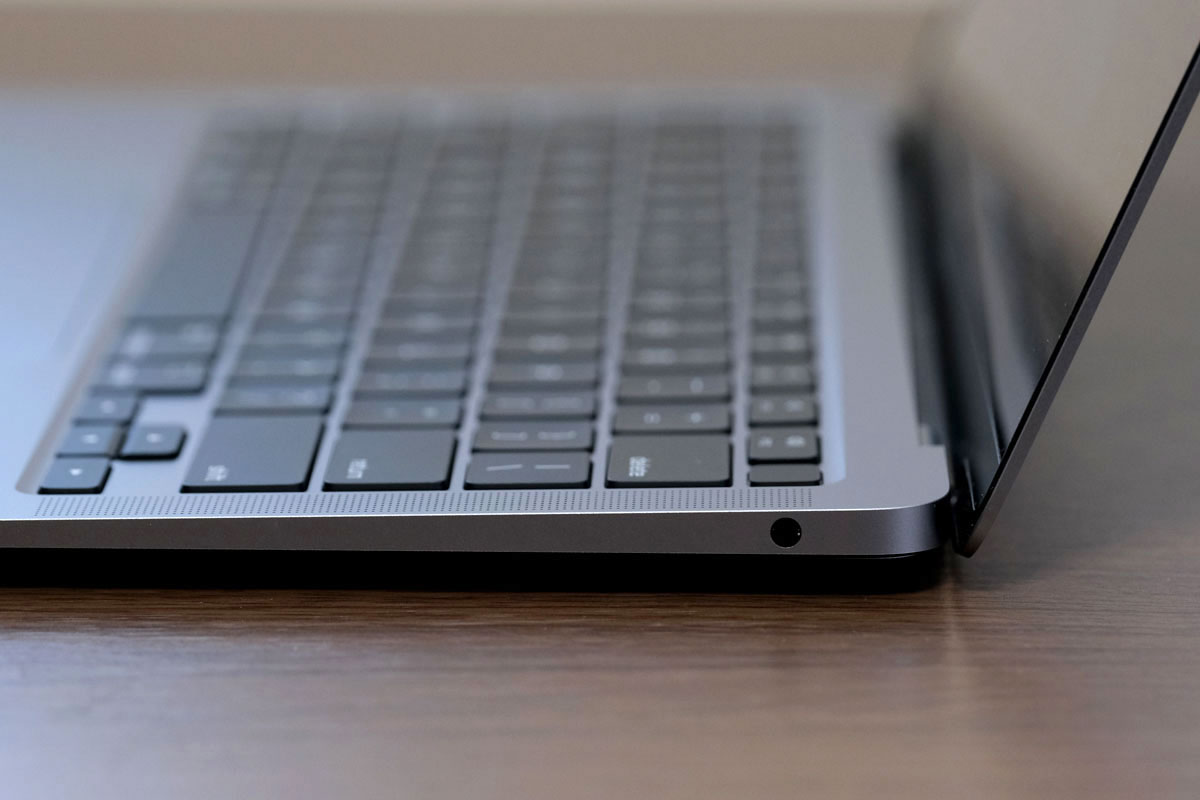 MacBook Air（M1）3.5mmオーディオジャック
