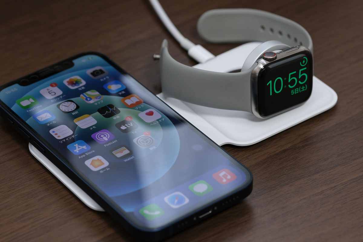 iPhone 12とApple Watchを同時充電