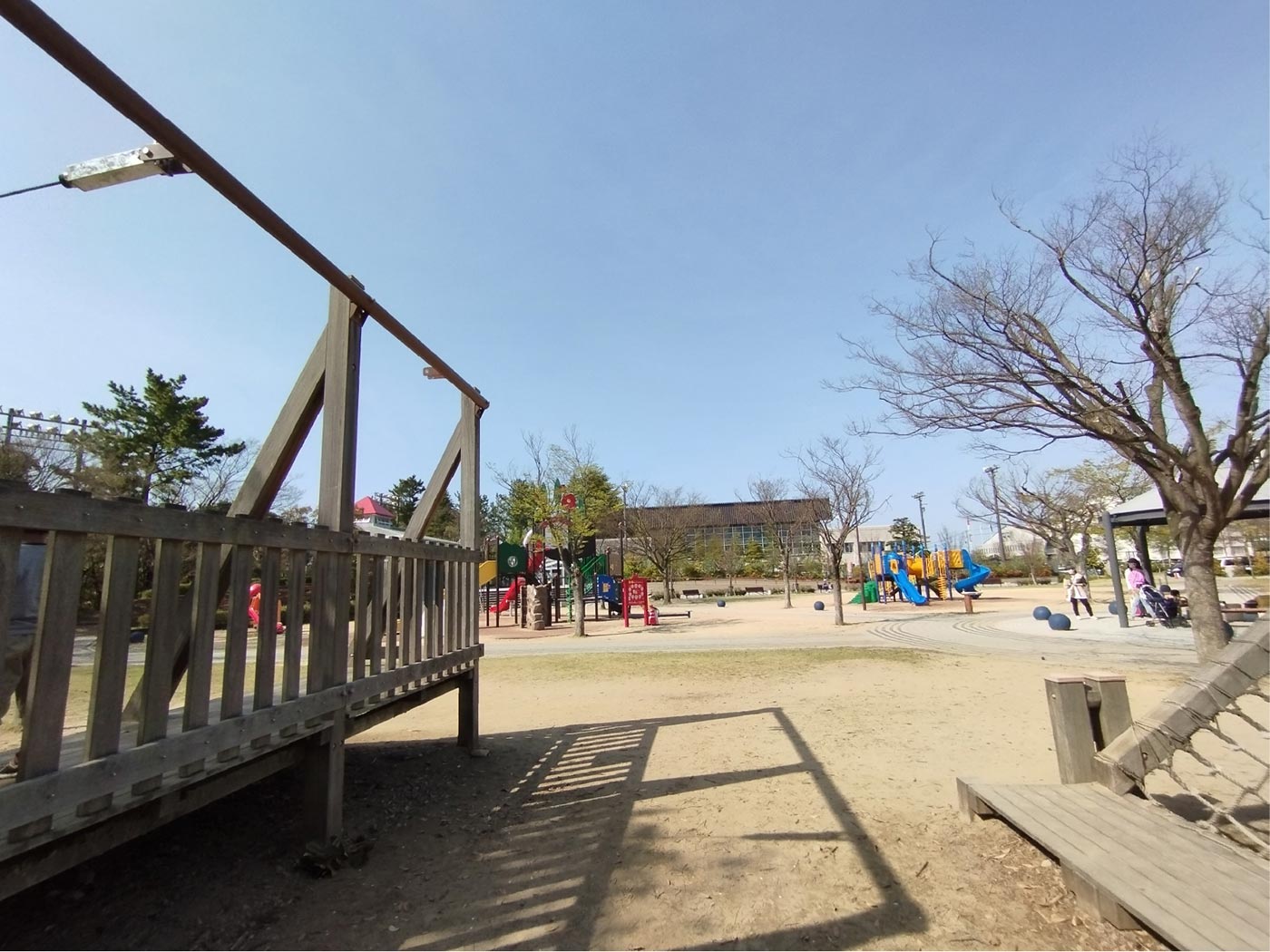 Redmi Note 11 超広角カメラで公園を撮影