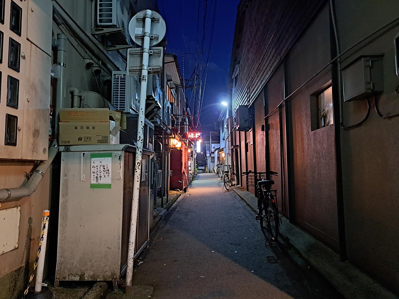 Galaxy A53 広角カメラで夜の街を撮影