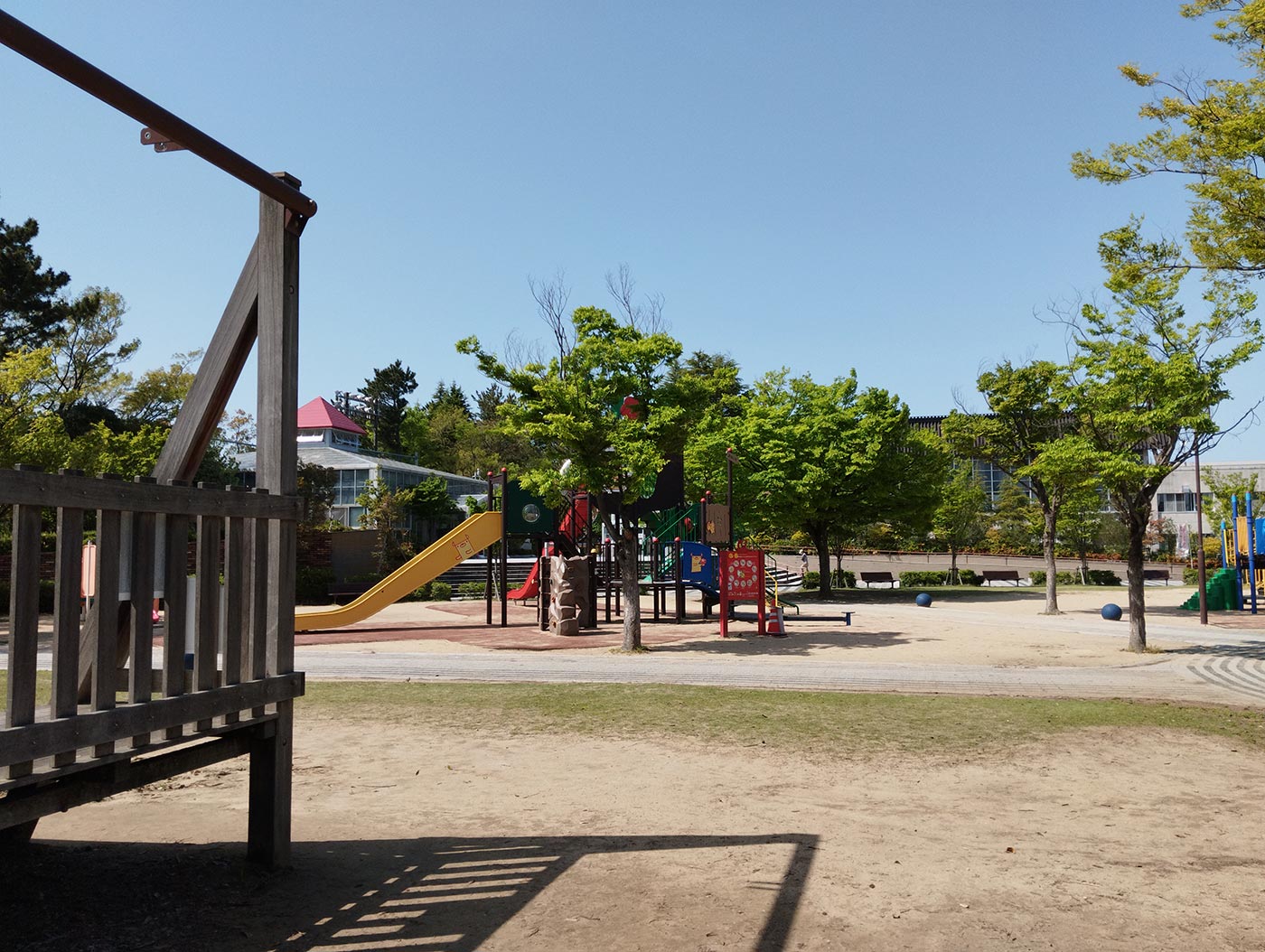 Redmi Note 10T 広角カメラで公園を撮影