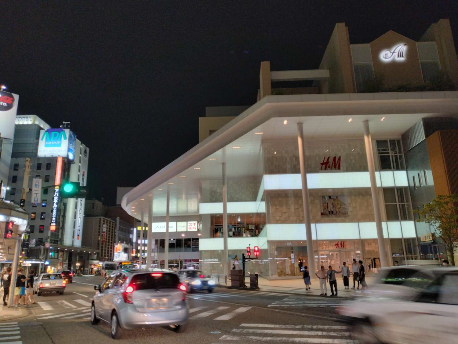 Xperia Ace III HDRオンで夜の街を撮影