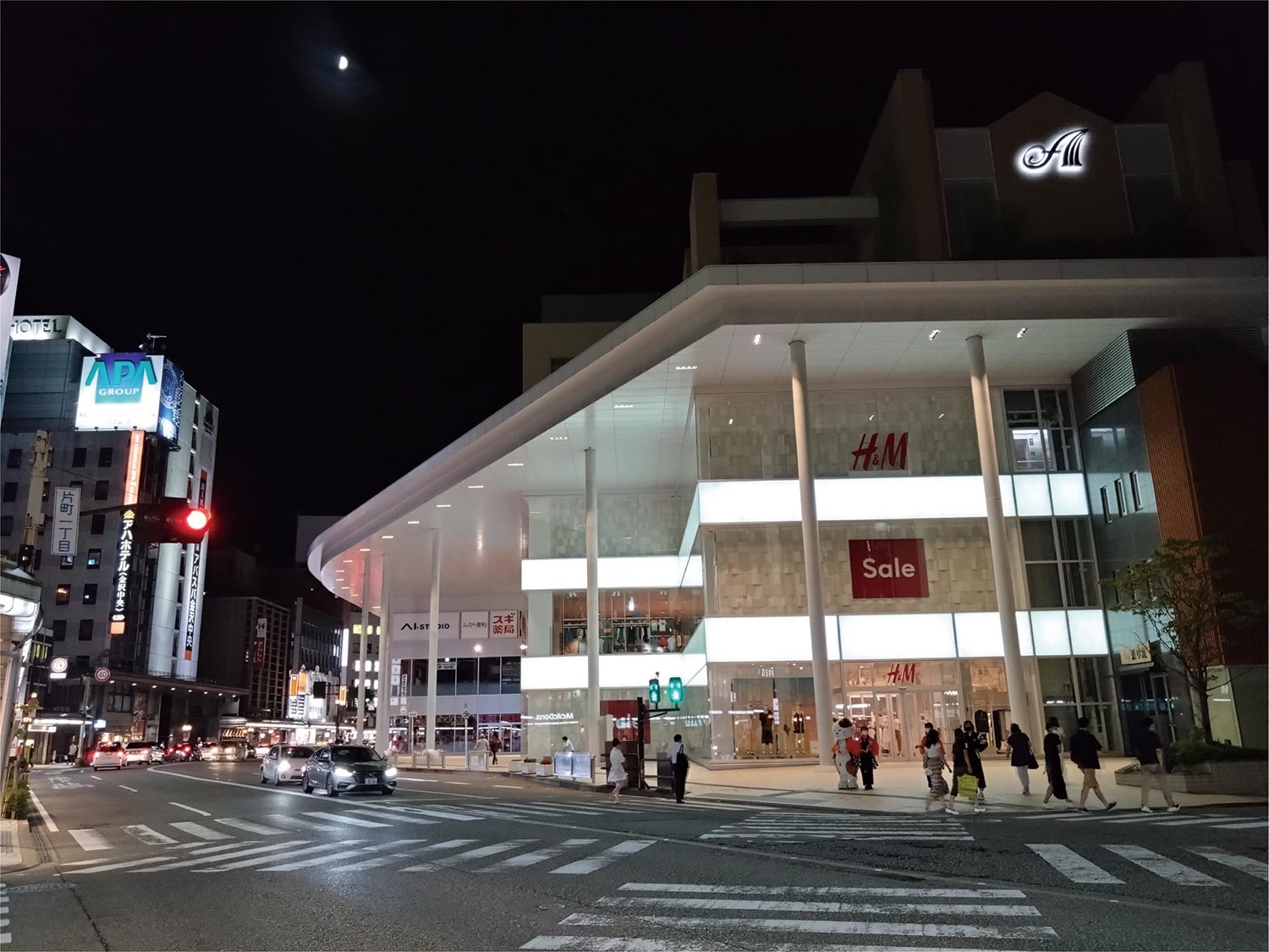 Xperia 10 IV 広角カメラで夜の街を撮影