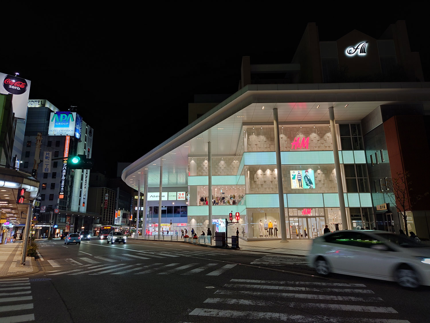Xperia 5 IV 広角カメラで夜の街を撮影
