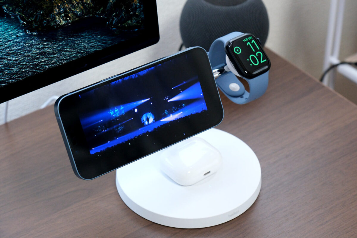 Belkin BOOST↑CHARGE PRO MagSafe 3-in-1 Wireless Charger 15W 横向き