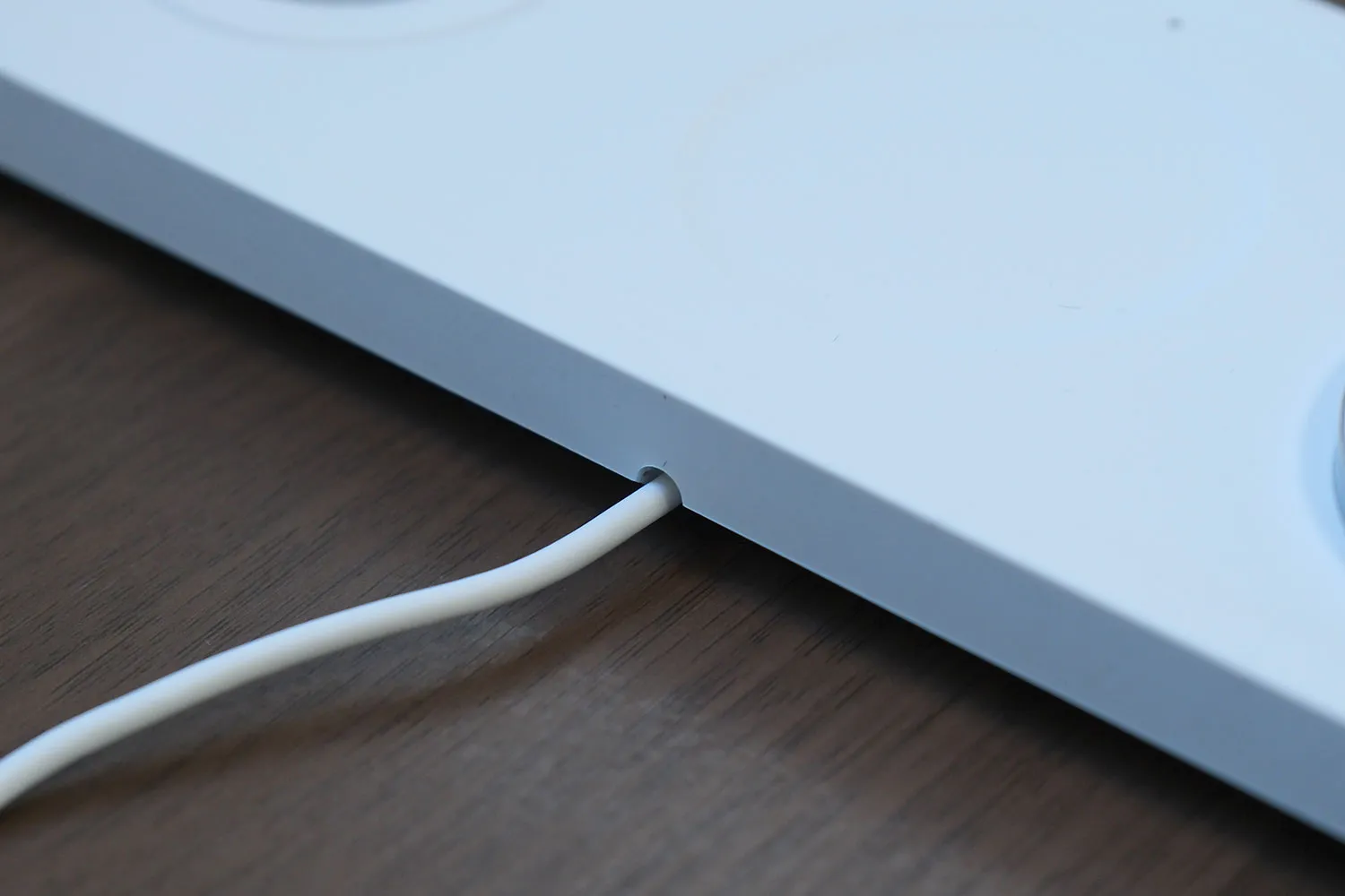 Belkin BOOST↑CHARGE PRO 3-in-1 Wireless Charging Pad with MagSafe 電源コード部分