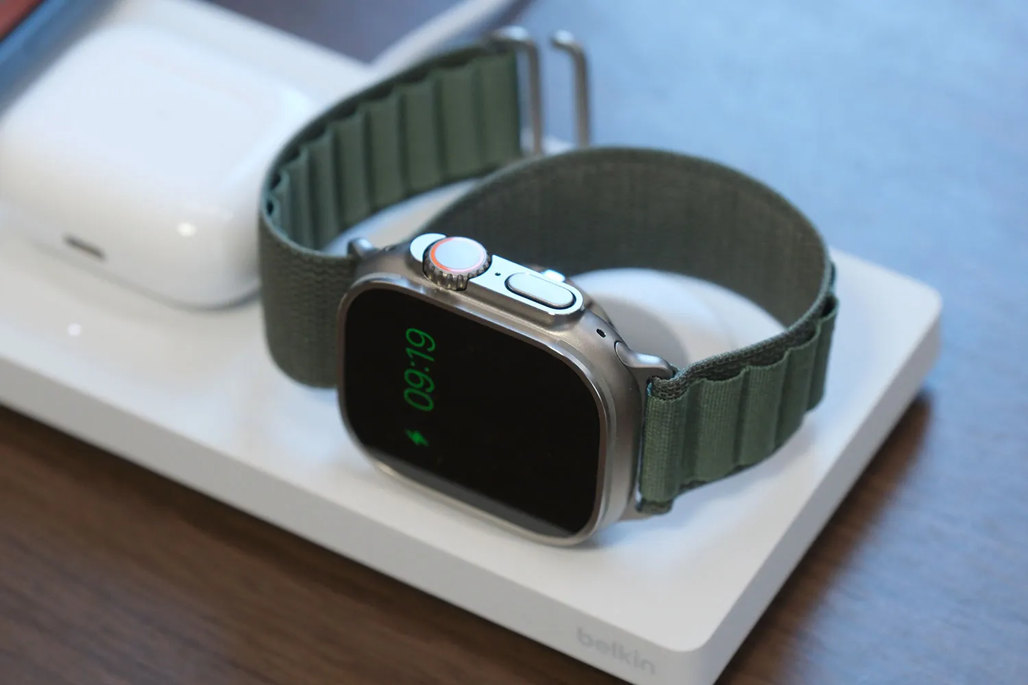 Apple Watch Ultraも充電できる