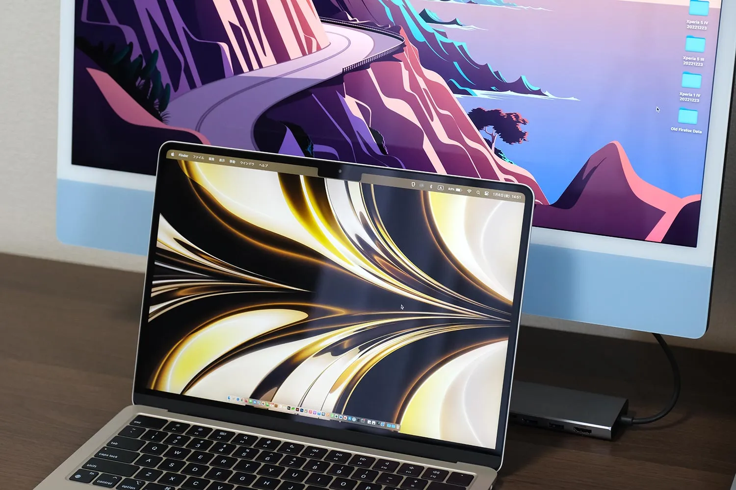 MacBook AirとiMac 24インチ