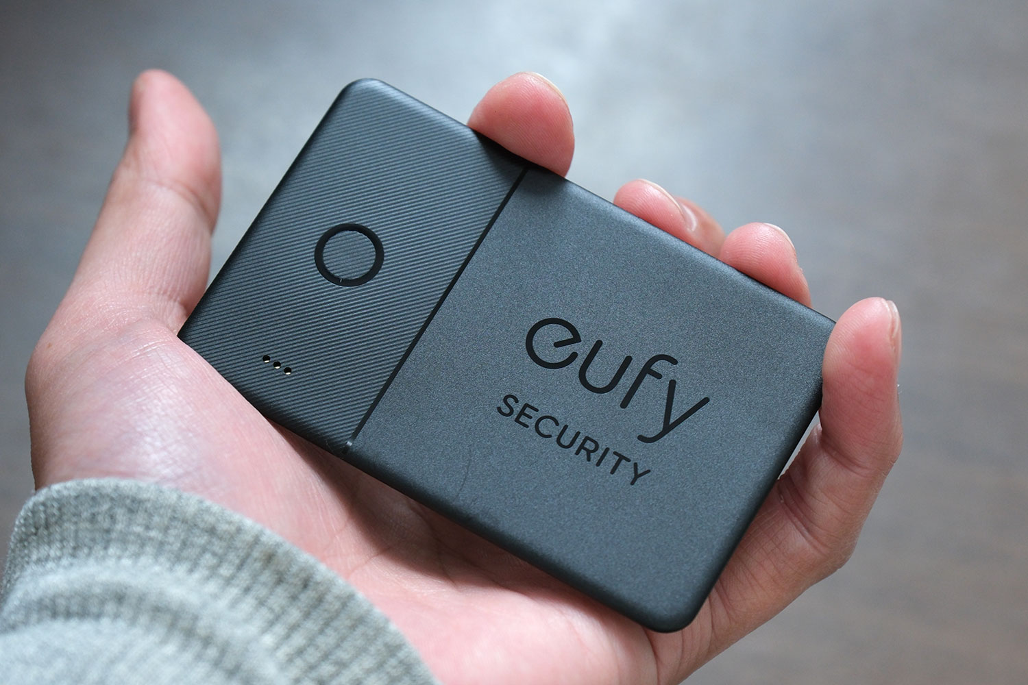 Eufy Security SmartTrack Card サイズ感