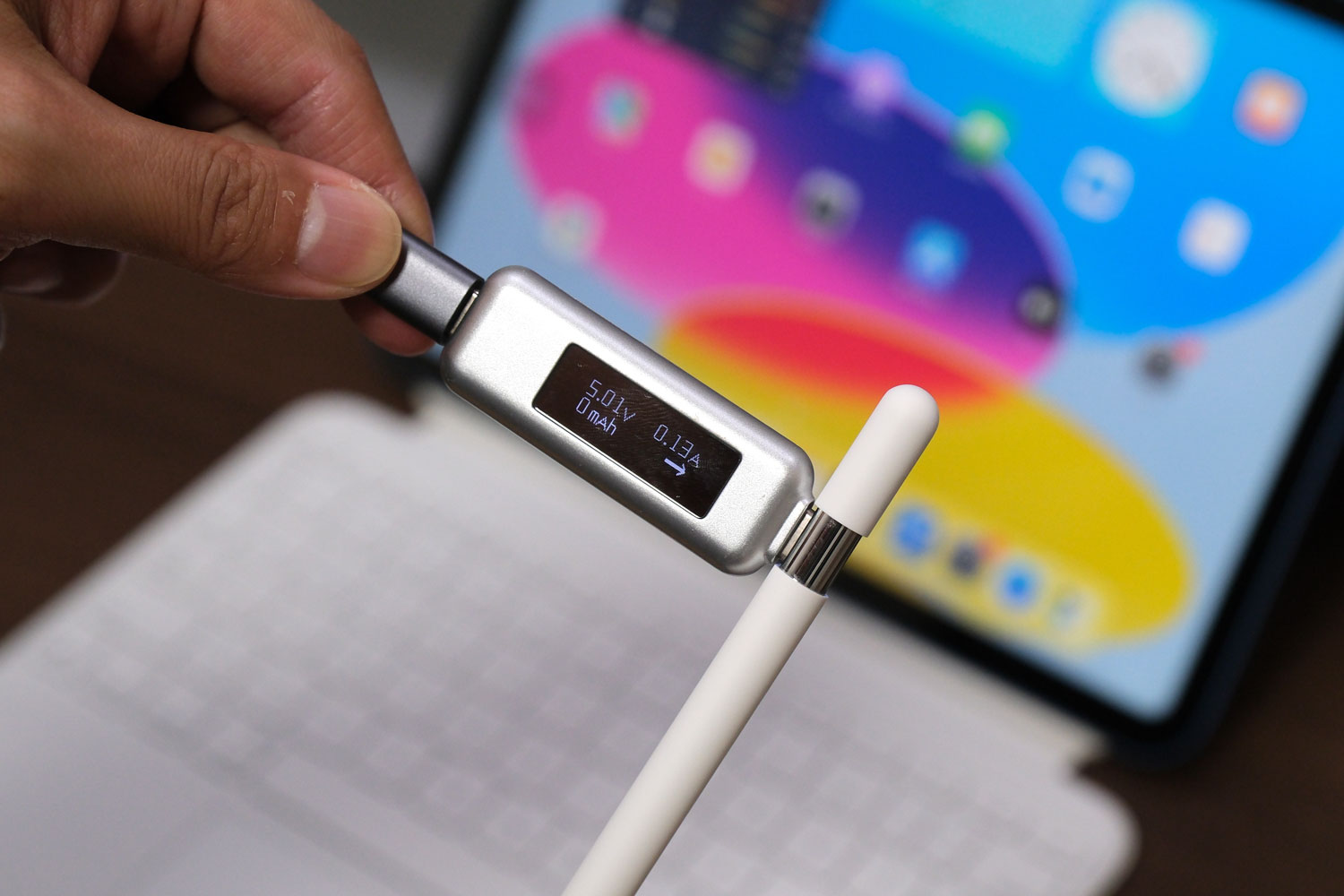 Apple Pencil（USB-C）充電中